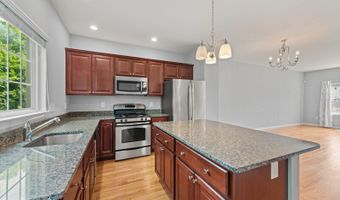 3 Riverview Ct 3, Brookfield, CT 06804