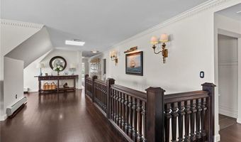 127 Harrison Ave 7, Newport, RI 02840