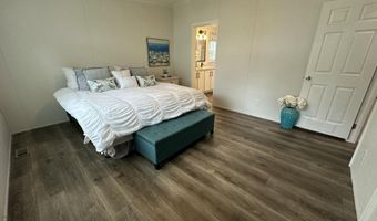 25 Park Ln, Arundel, ME 04046