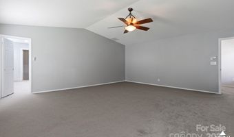 3902 Larkhaven Village Dr, Charlotte, NC 28215