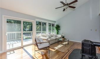 63 Duck Cove Rd, North Kingstown, RI 02852
