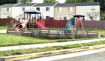 8382 BROCKHAM Dr F, Alexandria, VA 22309