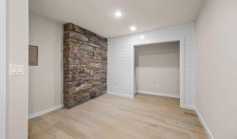 76 Overton Dr, Bella Vista, AR 72714