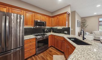 524 Carrie Ln, Altoona, IA 50009