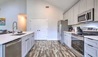 4082 Cardinal St, Bay St. Louis, MS 39520