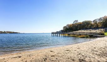 11 Harbour Vlg B, Branford, CT 06405