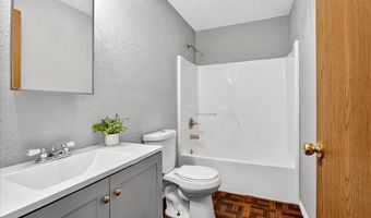 221 Allen St, Alton, IL 62002