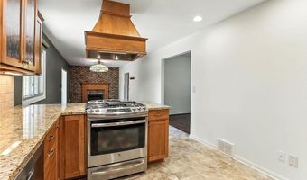 5820 139th St W, Apple Valley, MN 55124
