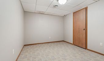 1402 N Arch St, Aberdeen, SD 57401