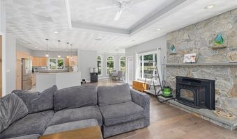 160 Kingston Rd, Exeter, RI 02822