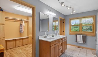 5611 Wazeecha Ave, Wisconsin Rapids, WI 54494