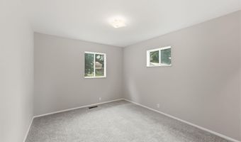 1203 Superior Dr, Auburn, IN 46706