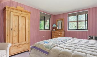 1008 Bear Valley Rd, Bear Valley, CA 95223
