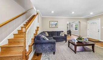 3724 2ND St S, Arlington, VA 22204