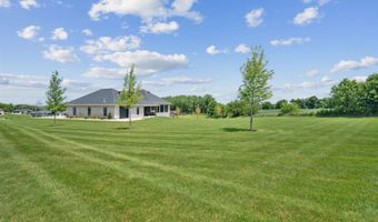 3047 SE Deer Run, Dyersville, IA 52040