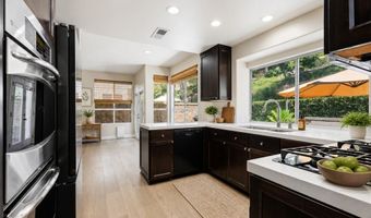 12 Chickadee Ln, Aliso Viejo, CA 92656