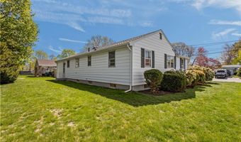 101 Bateman Ave, Cranston, RI 02920