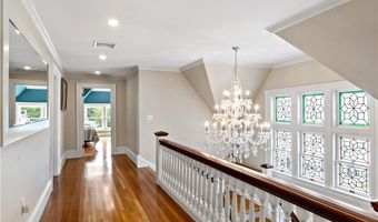 32 Lorraine St, Barrington, RI 02806