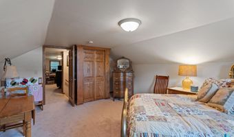 301 Lee Dr, Alcester, SD 57001
