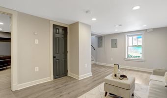 1903 N RANDOLPH St, Arlington, VA 22207
