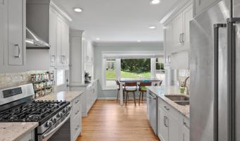 8304 BRIAR CREEK Dr, Annandale, VA 22003
