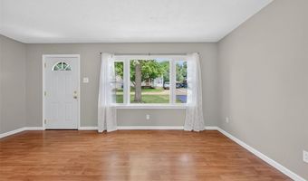 340 Hillcrest Blvd, Ballwin, MO 63021