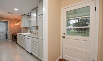 11 Shadow Ln, Apalachicola, FL 32320