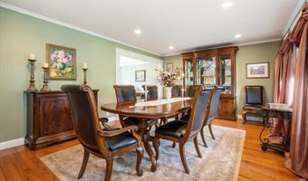 18 South Plz, Amity Harbor, NY 11701
