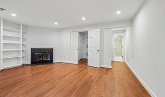 21208 HEDGEROW Ter, Ashburn, VA 20147