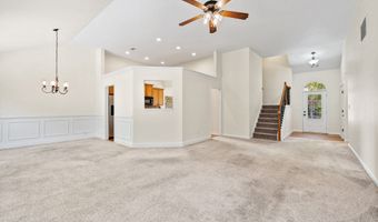 738 York View Dr, Auburn, GA 30011