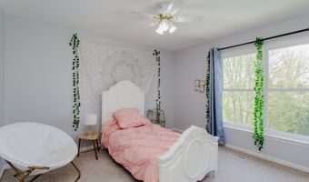 3 BLACKWOLF Ct, Algonquin, IL 60102
