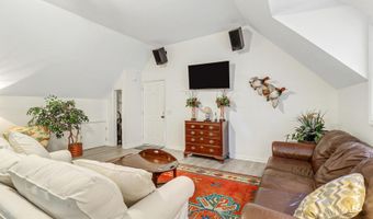 8 Dolphin Point Dr, Beaufort, SC 29907