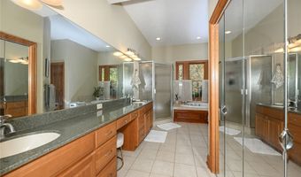 679 Deep Woods Dr, Aurora, OH 44202