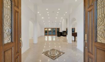 4446 Hayvenhurst Ave, Encino, CA 91436