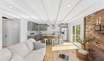 95 Capstan St, Jamestown, RI 02835