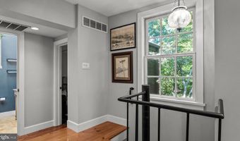 28 SWAN St, Lambertville, NJ 08530
