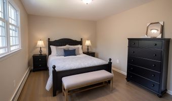 16 Hemlock Dr, Alloway, NJ 07462