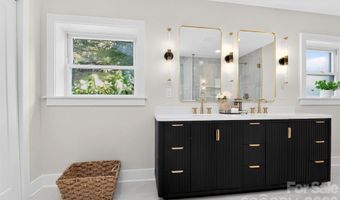 3617 Woodleaf Rd, Charlotte, NC 28205