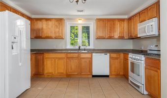35 Greenfield Rd, Cumberland, RI 02864