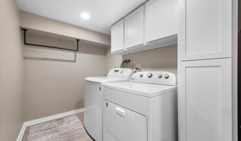 1832 W Woodland Ave, Addison, IL 60101
