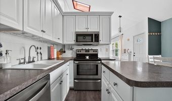 50 Meadow Ln, Albany, NY 12208
