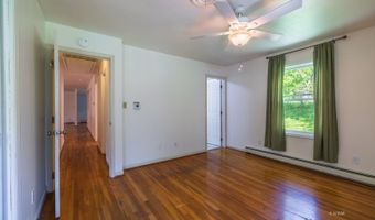 49 Canterbury Dr, Athens, OH 45701