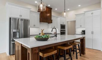 12749 NE Cherokee Dr, Adrian, MO 64720