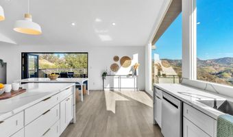 1029 Rainbow Valley Ct, Fallbrook, CA 92028