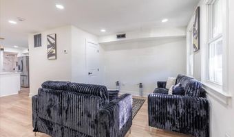 4702 MEADE St NE, Washington, DC 20019