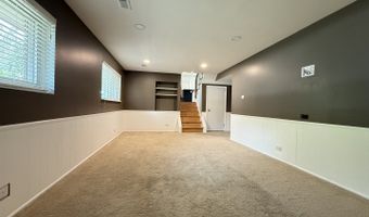 2305 N Williamsburg St, Arlington Heights, IL 60004