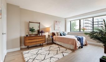 4141 N HENDERSON Rd 805, Arlington, VA 22203