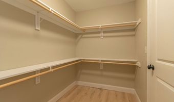 575 North St, Agawam, MA 01030