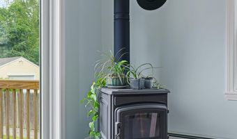 211 Oak St, Bath, ME 04530