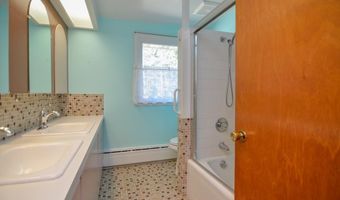 1105 S TIMMERS Ln, Appleton, WI 54914